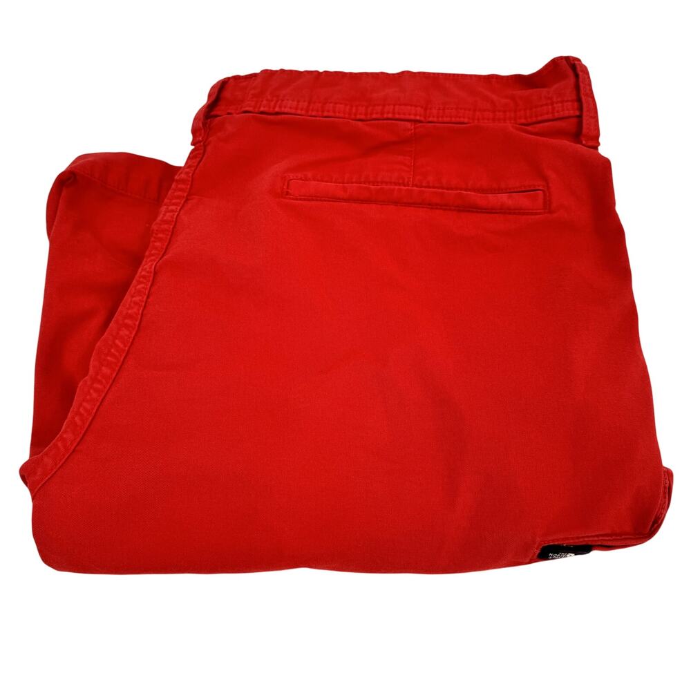 The North Face Shorts Mens 40 (40x9.5 ACTUAL) Red Chino Classic + Pockets